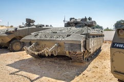 Namer è un autoblindo leggero israeliano basato su un Merkav immagini stock Namer è un autoblindo leggero israeliano basato su un Merkav immagini stock