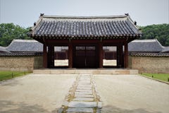 Namsinmun Gate of Yeongnyeongjeon Hall at Jongmyo Shrine in Seoul, Korea royalty free stock image Namsinmun Gate of Yeongnyeongjeon Hall at Jongmyo Shrine in Seoul, Korea royalty free stock image