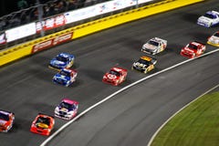 NASCAR - Autos der Reihe nach 2 in Charlotte stockfoto NASCAR - Autos der Reihe nach 2 in Charlotte stockfoto