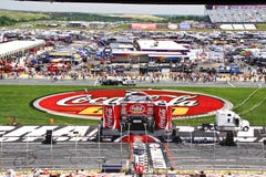 NASCAR die - het Stadium voor Coca-cola 600 plaatst stock afbeelding NASCAR die - het Stadium voor Coca-cola 600 plaatst stock afbeelding