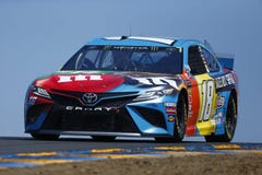 NASCAR: Am 21. Juni TOYOTA-/SAVEhandelszentrum 350 lizenzfreies stockbild NASCAR: Am 21. Juni TOYOTA-/SAVEhandelszentrum 350 lizenzfreies stockbild