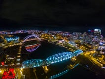 Nashville il fiume Cumberland alla notte immagini stock Nashville il fiume Cumberland alla notte immagini stock