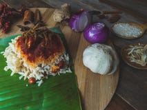Nasi Lemak mit es ist Bestandteil stockfotografie Nasi Lemak mit es ist Bestandteil stockfotografie