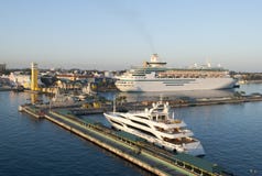 Nassau miasta port Przy świtem fotografia royalty free Nassau miasta port Przy świtem fotografia royalty free