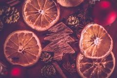 Natura morta di Natale con frutta e le spezie Immagini Stock Natura morta di Natale con frutta e le spezie Immagini Stock
