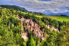Naturalni Ziemscy ostrosłupy w Renon, Ritten, Południowy Tyrol, Włochy zdjęcie stock Naturalni Ziemscy ostrosłupy w Renon, Ritten, Południowy Tyrol, Włochy zdjęcie stock