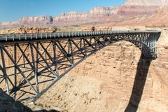 Navajo-Brücke über dem Kolorado-Fluss stockbilder Navajo-Brücke über dem Kolorado-Fluss stockbilder