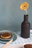 Nederlands ontbijt met beschuit en chocoladehagel royalty-vrije stock foto's Nederlands ontbijt met beschuit en chocoladehagel royalty-vrije stock foto's