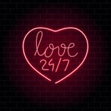 Neonherz mit Phrase Liebe 24 Stunden Helles Neonschild auf Backsteinmauerhintergrund mit Hintergrundbeleuchtung Retro- rotes Neon stock abbildung Neonherz mit Phrase Liebe 24 Stunden Helles Neonschild auf Backsteinmauerhintergrund mit Hintergrundbeleuchtung Retro- rotes Neon stock abbildung