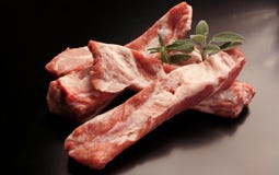 Nervures de porc crues - viande crue images libres de droits Nervures de porc crues - viande crue images libres de droits