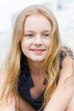 Nettes Mädchen mit dem blonden Haar stockfotos Nettes Mädchen mit dem blonden Haar stockfotos