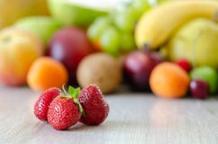 Neuer bunter Fruchthintergrund Gesunde Ernährung, nährendes concep lizenzfreie stockbilder Neuer bunter Fruchthintergrund Gesunde Ernährung, nährendes concep lizenzfreie stockbilder