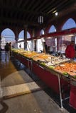 Neuer Meeresfrüchtestall an Rialto-Markt in Venedig Stockfoto Neuer Meeresfrüchtestall an Rialto-Markt in Venedig Stockfoto