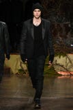 Model walks the runway wearing John Varvatos Fall/Winter 2018 Royalty Free Stock Photography Model walks the runway wearing John Varvatos Fall/Winter 2018 Royalty Free Stock Photography