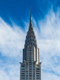 New York, NY/unido Estado-janeiro 30, 2017: Ideia da parte superior da construção de Chrysler imagens de stock New York, NY/unido Estado-janeiro 30, 2017: Ideia da parte superior da construção de Chrysler imagens de stock