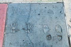 Nicolas Cage Handprints y huellas imágenes de archivo libres de regalías Nicolas Cage Handprints y huellas imágenes de archivo libres de regalías