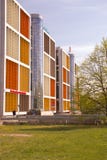 Nieuw modern huis in de stad van Riga letland stock foto Nieuw modern huis in de stad van Riga letland stock foto
