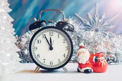 Nieuwjaarwekker met Santa Claus stock foto Nieuwjaarwekker met Santa Claus stock foto