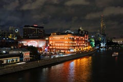 Night landscape with the image of the Moscow Moskva River embankment and the Piter the Thirst Monument Royalty Free Stock Image Night landscape with the image of the Moscow Moskva River embankment and the Piter the Thirst Monument Royalty Free Stock Image