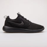 Nike Roshe Dwa czarny tenis?wka zdjęcie stock Nike Roshe Dwa czarny tenis?wka zdjęcie stock