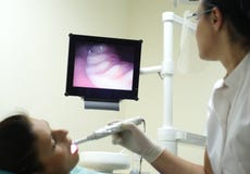 no dentista - dentes na tela imagem de stock no dentista - dentes na tela imagem de stock