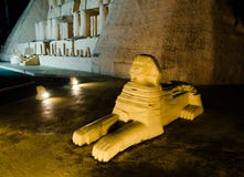 Nocy fotografia Wielki sfinks Giza przy miniatura parkiem jest otwartą przestrzenią który wystawia miniaturowych budynki i modeló obrazy royalty free Nocy fotografia Wielki sfinks Giza przy miniatura parkiem jest otwartą przestrzenią który wystawia miniaturowych budynki i modeló obrazy royalty free