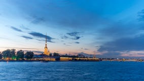 Noites brancas em St Petersburg, em Peter e em Paul Fortress, o 10 de junho de 2016 Foto de Stock Noites brancas em St Petersburg, em Peter e em Paul Fortress, o 10 de junho de 2016 Foto de Stock