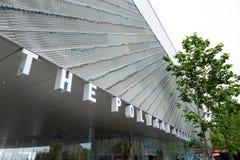 NORTH VANCOUVER, BC, CANADA - JUNE 9, 2019: The brand new Polygon Art Gallery in near Lonsdale Quay. stock images NORTH VANCOUVER, BC, CANADA - JUNE 9, 2019: The brand new Polygon Art Gallery in near Lonsdale Quay. stock images