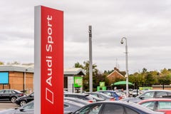Northampton het UK 29 Oktober, 2017: Audi Sport-het Park van de tribunesixfields Reatil van het embleemteken Stock Afbeelding Northampton het UK 29 Oktober, 2017: Audi Sport-het Park van de tribunesixfields Reatil van het embleemteken Stock Afbeelding