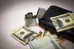 Notes du dollar et d'euro sur un fond blanc photos libres de droits Notes du dollar et d'euro sur un fond blanc photos libres de droits