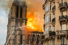 Notre-Dame strażacy fotografia stock Notre-Dame strażacy fotografia stock