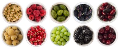 Nourriture rouge, noire, jaune et verte Fruits et baies dans la cuvette d'isolement sur le blanc Baie douce et juteuse avec l'esp Photographie stock Nourriture rouge, noire, jaune et verte Fruits et baies dans la cuvette d'isolement sur le blanc Baie douce et juteuse avec l'esp Photographie stock