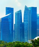 Nowożytni drapacz chmur w Singapur W centrum sednie zdjęcia stock Nowożytni drapacz chmur w Singapur W centrum sednie zdjęcia stock
