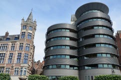 Nowożytna i stara architektura, Antwerpen obraz stock Nowożytna i stara architektura, Antwerpen obraz stock