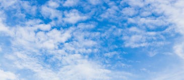 Nuage de ciel pour le panorama pour le contexte, site Web mobile, medi d'impression photo stock Nuage de ciel pour le panorama pour le contexte, site Web mobile, medi d'impression photo stock
