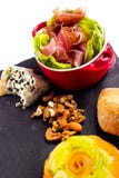Nueces y Prosciutto de Chese imagen de archivo libre de regalías Nueces y Prosciutto de Chese imagen de archivo libre de regalías