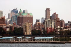 Nueva York, los E.E.U.U. - 2 de septiembre de 2018: Opinión Brooklyn de los observadores Brooklyn a menudo se llama el capital cu imagen de archivo Nueva York, los E.E.U.U. - 2 de septiembre de 2018: Opinión Brooklyn de los observadores Brooklyn a menudo se llama el capital cu imagen de archivo