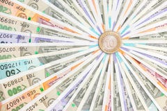 Nuevas de billetes de banco del indio 10, 50, 100, 200, 500 y 2000 rupias y moneda de diez rupias Fondo ornamental del dinero col Nuevas de billetes de banco del indio 10, 50, 100, 200, 500 y 2000 rupias y moneda de diez rupias Fondo ornamental del dinero col