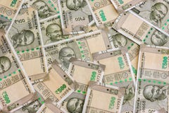 Nuevo indio 500 rupias de billetes de banco Fondo colorido del dinero Nuevo indio 500 rupias de billetes de banco Fondo colorido del dinero
