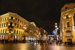 Nuit de St Petersburg, Nevsky Prospekt photos libres de droits Nuit de St Petersburg, Nevsky Prospekt photos libres de droits