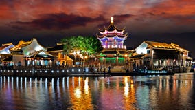 Nuit de ville de Suzhou, Jiangsu, Chine image libre de droits Nuit de ville de Suzhou, Jiangsu, Chine image libre de droits