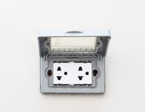 Nuovo sbocco elettrico con la copertura di plastica immagine stock libera da diritti Nuovo sbocco elettrico con la copertura di plastica immagine stock libera da diritti