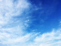 Nuvole e bei cieli blu immagini stock libere da diritti Nuvole e bei cieli blu immagini stock libere da diritti