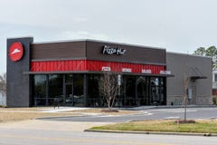 Ny Pizza Hut restaurang royaltyfria bilder Ny Pizza Hut restaurang royaltyfria bilder