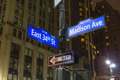 NYC καθοδηγεί στο της περιφέρειας του κέντρου Μανχάταν στις οδούς Μάντισον Ave ορόσημων και το 34ο ST στοκ φωτογραφία με δικαίωμα ελεύθερης χρήσης NYC καθοδηγεί στο της περιφέρειας του κέντρου Μανχάταν στις οδούς Μάντισον Ave ορόσημων και το 34ο ST στοκ φωτογραφία με δικαίωμα ελεύθερης χρήσης