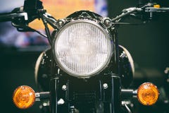 Närbildsikt av motorcykelbillyktan Tappningklassiker Motorcycl arkivbilder Närbildsikt av motorcykelbillyktan Tappningklassiker Motorcycl arkivbilder