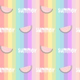 O arco-íris colorido listrou a ilustração sem emenda do fundo do teste padrão com melancias fatia e mão tiradas rotulando a palav Imagens de Stock O arco-íris colorido listrou a ilustração sem emenda do fundo do teste padrão com melancias fatia e mão tiradas rotulando a palav Imagens de Stock