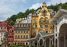 O centro de cidade de Karlovy varia, república checa imagens de stock O centro de cidade de Karlovy varia, república checa imagens de stock
