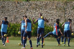 O futebol do international de Indonésia do campo de treinos imagens de stock royalty free O futebol do international de Indonésia do campo de treinos imagens de stock royalty free