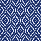 O ikat persa sem emenda do vintage do azul e do branco de índigo da porcelana modela o vetor ilustração stock O ikat persa sem emenda do vintage do azul e do branco de índigo da porcelana modela o vetor ilustração stock